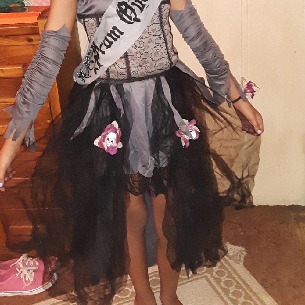 Girls costume